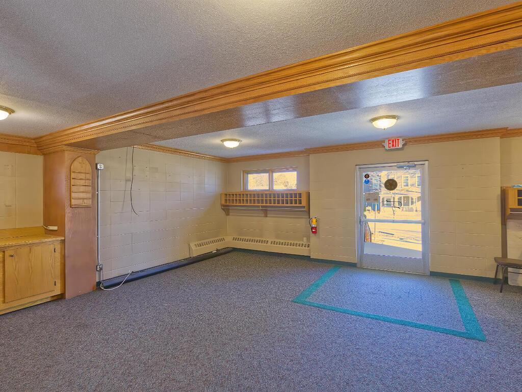 410 1st St N Winsted MN 55395 USA-013-082-12-MLS_Size.jpg