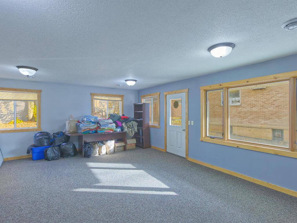 410 1st St N Winsted MN 55395 USA-063-054-58-MLS_Size.jpg