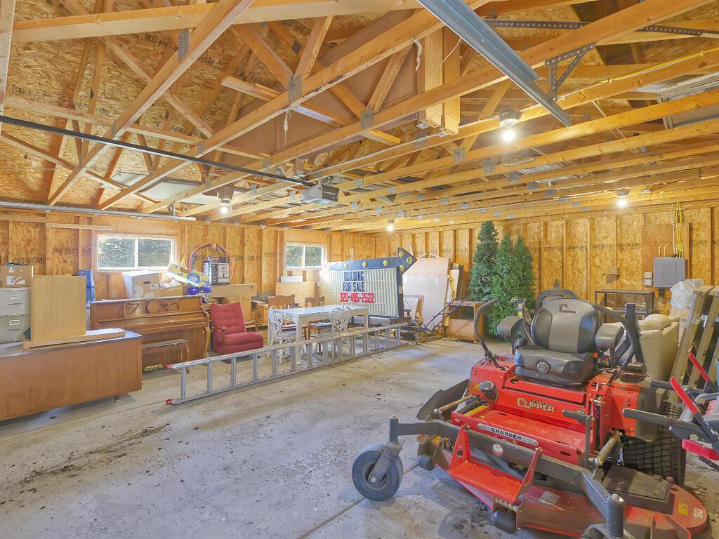 410 1st St N Winsted MN 55395 USA-065-061-60-MLS_Size.jpg