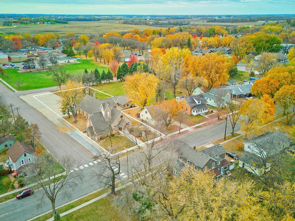410 1st St N Winsted MN 55395 USA-002-087-02-MLS_Size.jpg