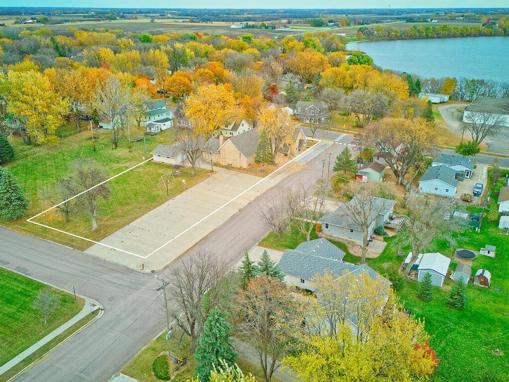 410 1st St N Winsted MN 55395 USA-077-015-68a-MLS_Size.jpg