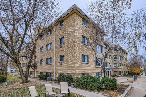 2727 w 43rd st 303 - Web Quality - 001 - 01 Exterior Front.jpg