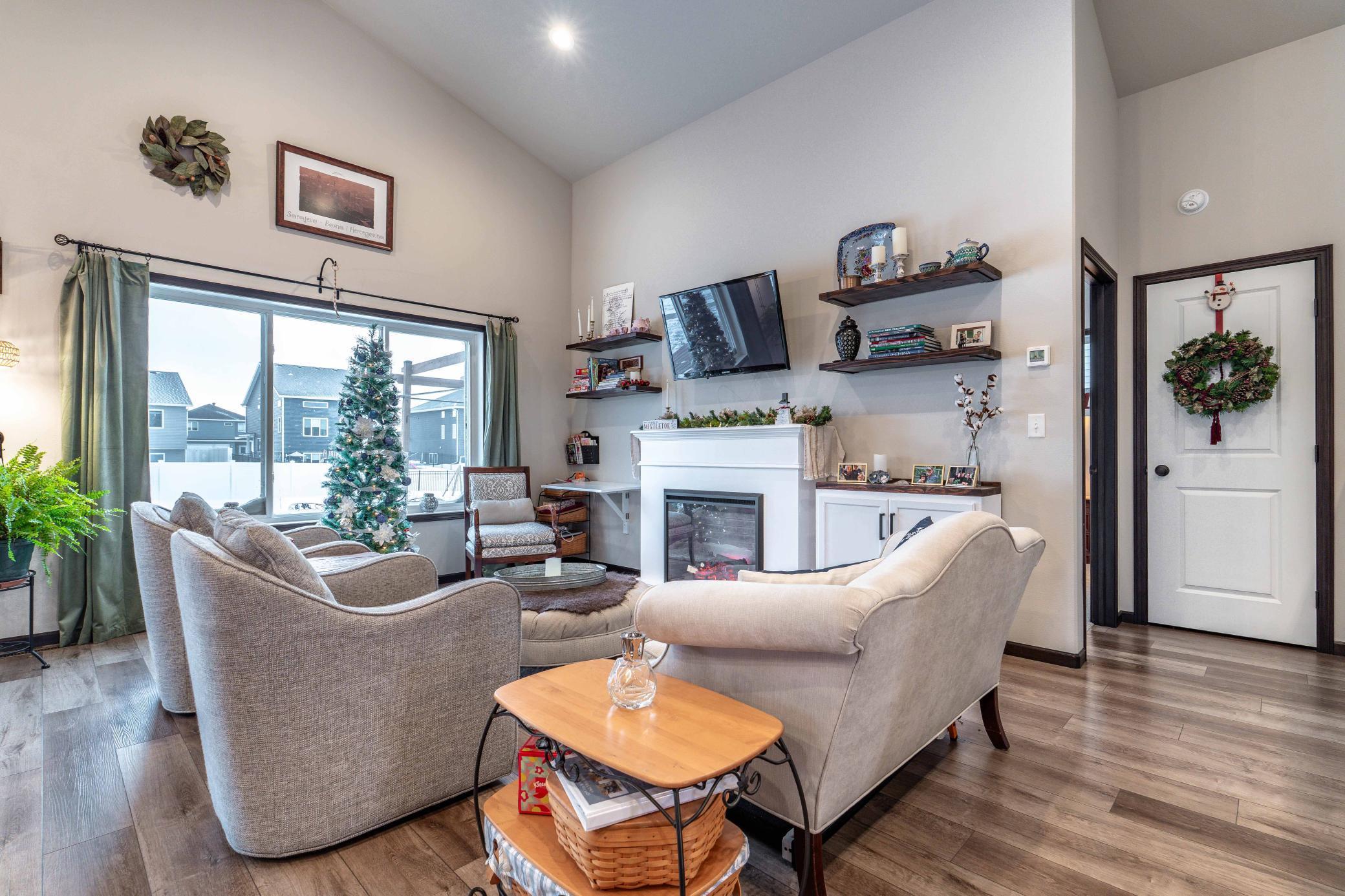 5219 11th St W WF-213.jpg