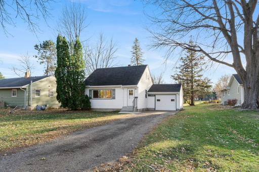 76 Mcleod Avenue NE, Hutchinson, MN 55350