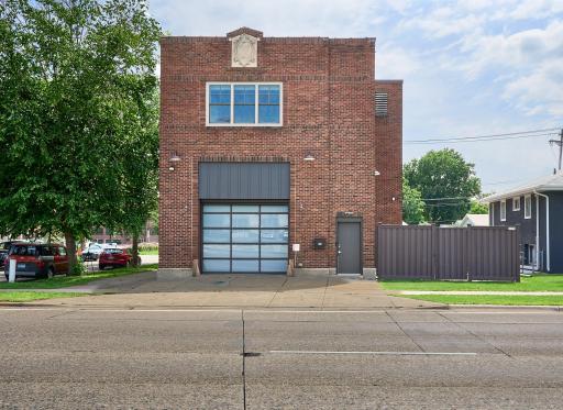 1290 Snelling Avenue N, Saint Paul, MN 55108