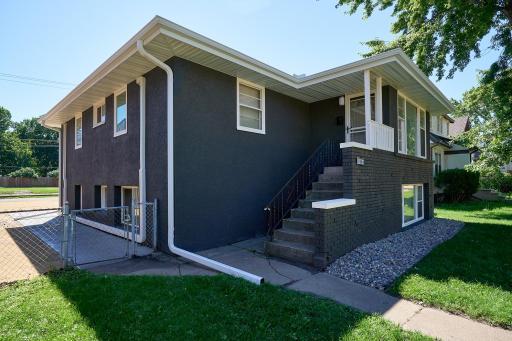 Photo for 1284 Snelling Avenue N, Saint Paul, MN 55108 - listing #6817642 1284 Snelling Avenue N, Saint Paul, MN 55108