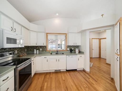 8002 Victoria Lane, Saint Louis Park, MN 55426