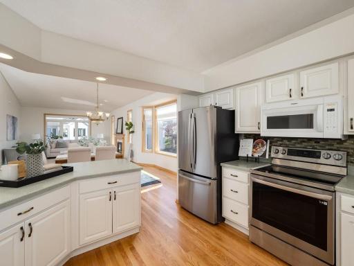 8002 Victoria Lane, Saint Louis Park, MN 55426