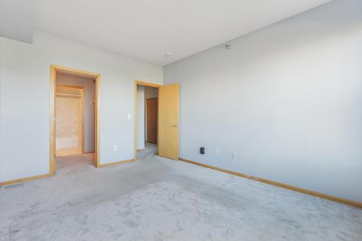 150 E Burnsville Parkway, 116, Burnsville, MN 55337