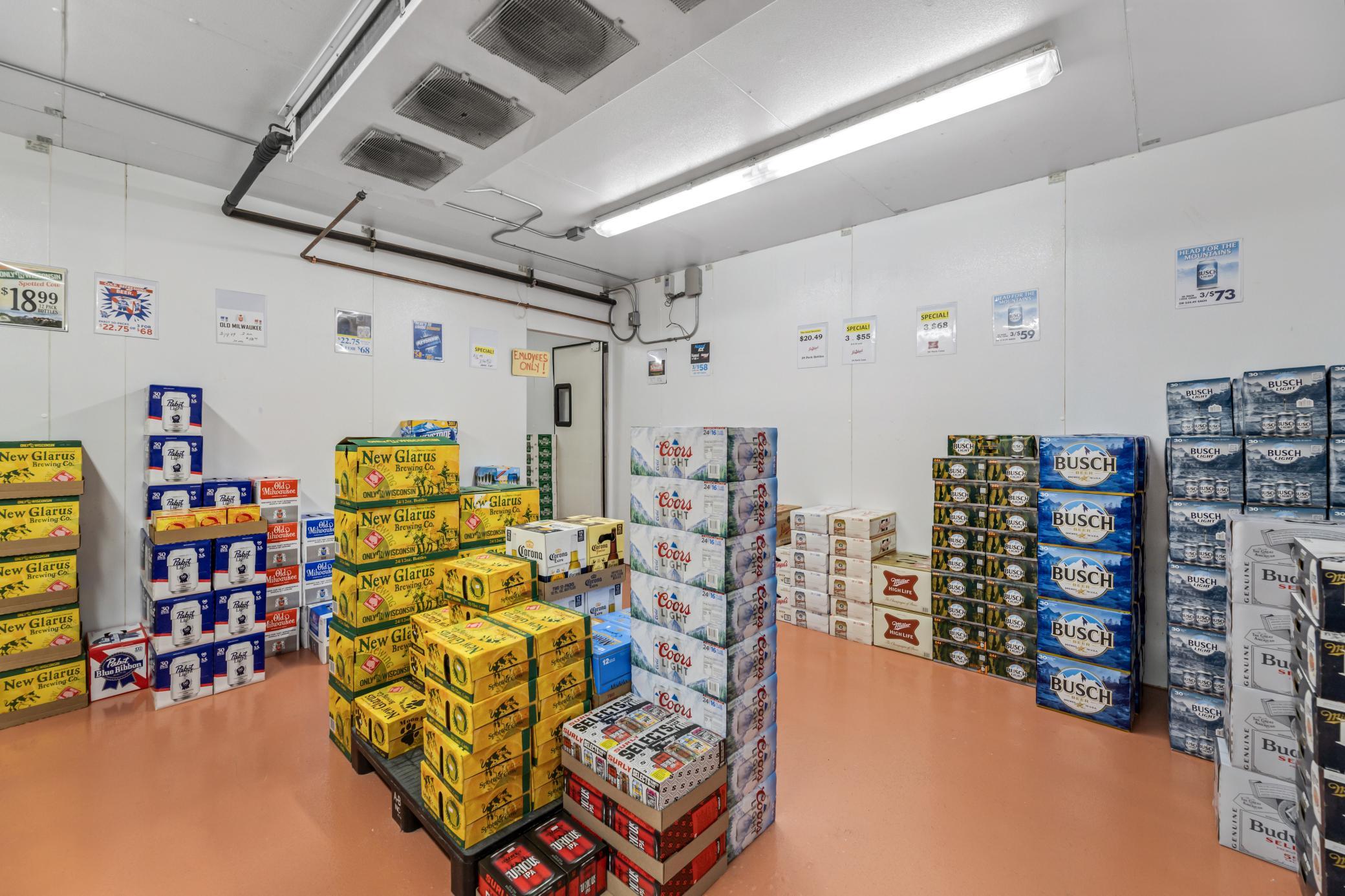 Nelson Liquor (11).jpg