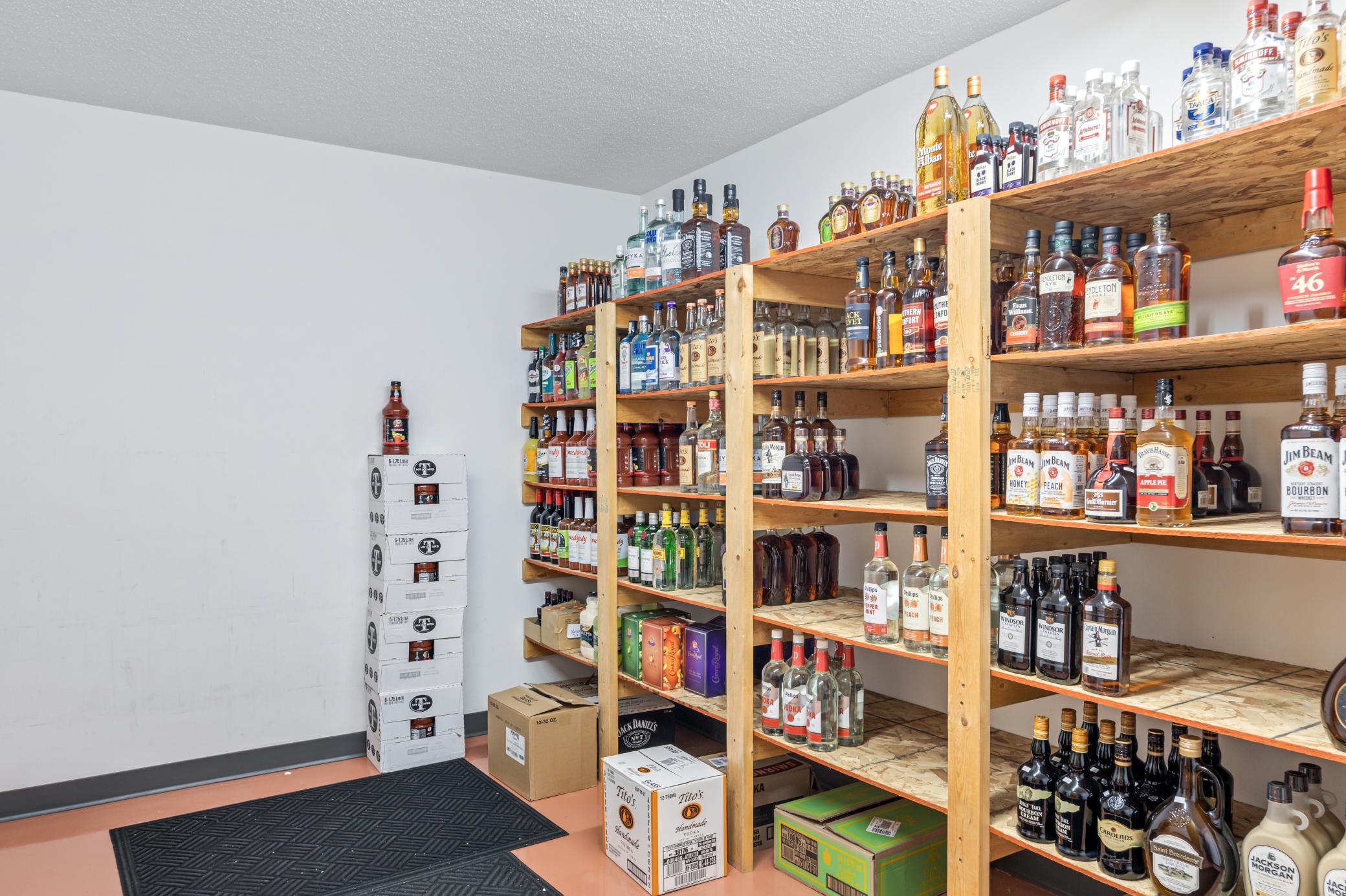 Nelson Liquor (19).jpg