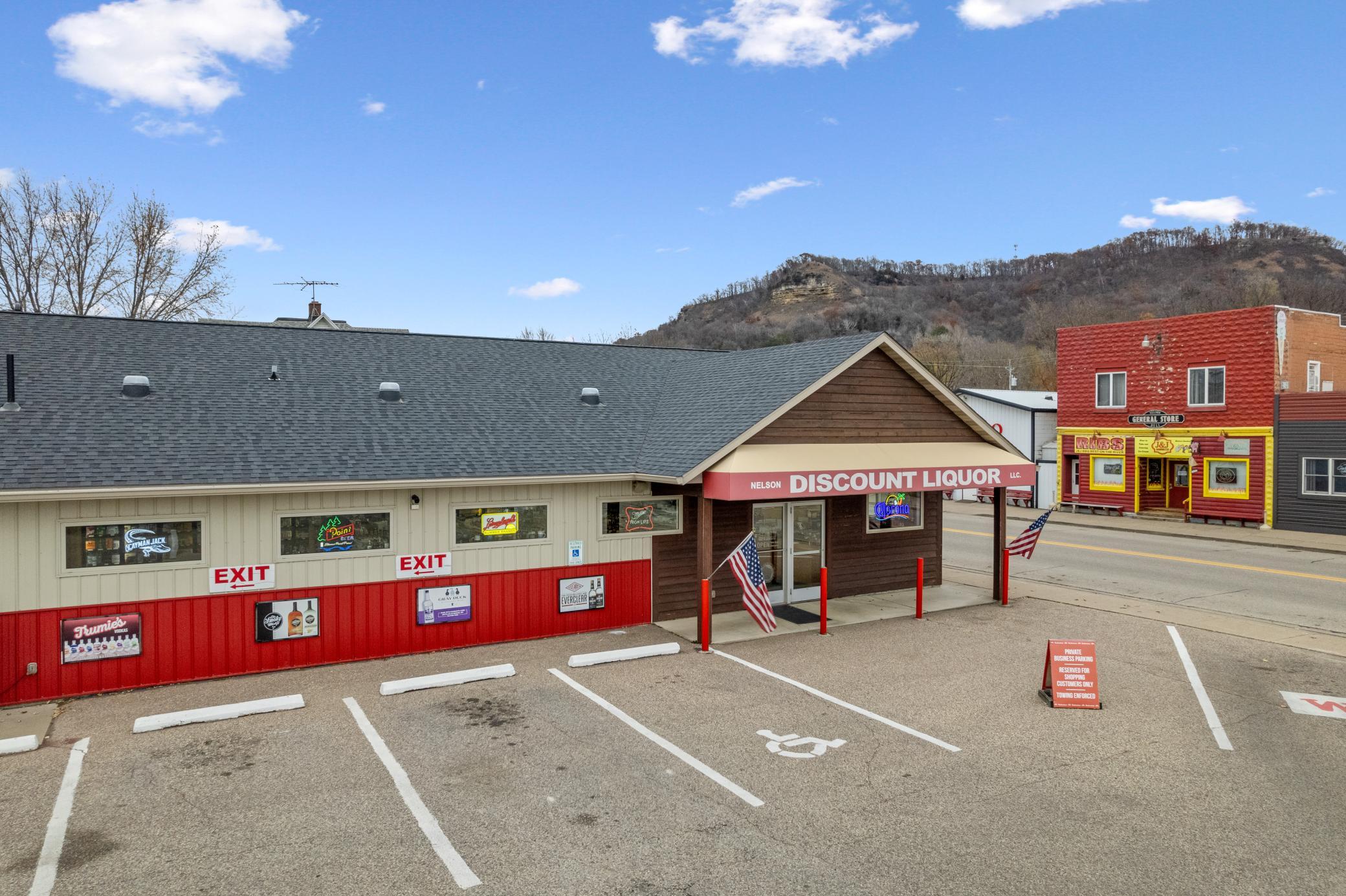 Nelson Liquor (25).jpg