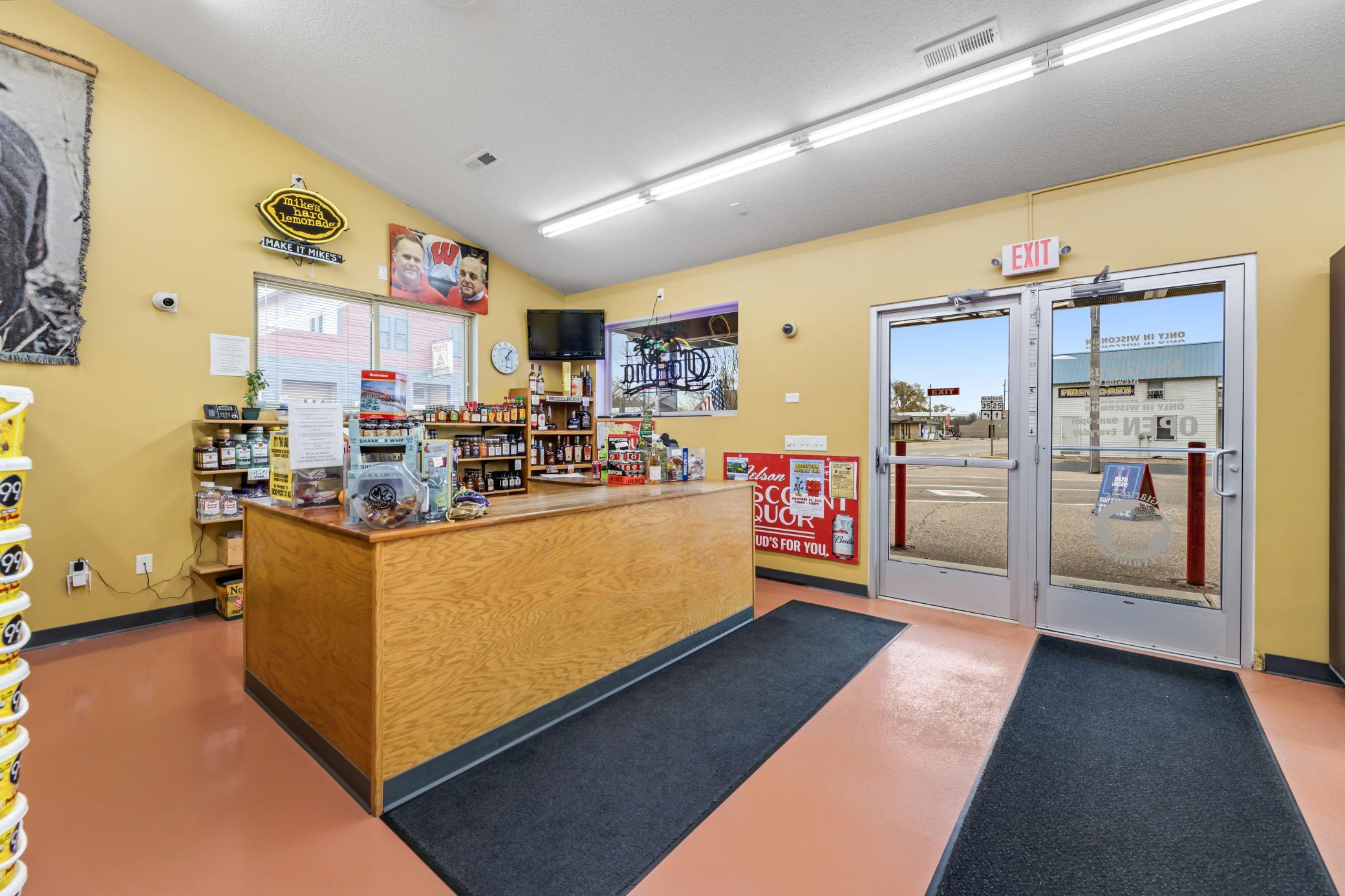 Nelson Liquor (5).jpg