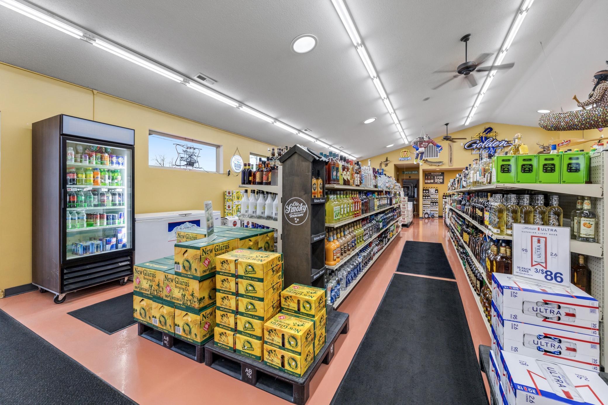 Nelson Liquor (12).jpg