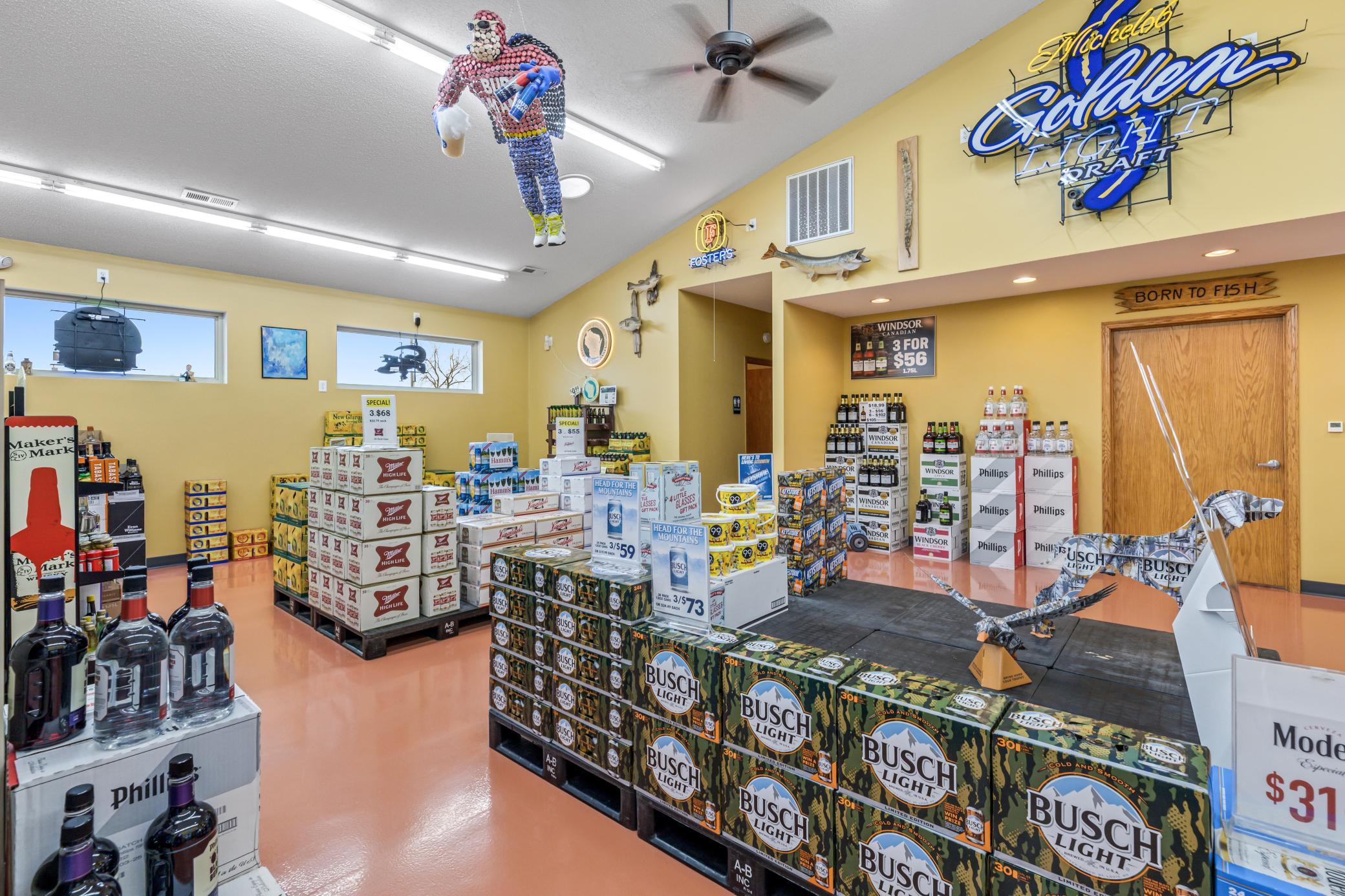 Nelson Liquor (14).jpg