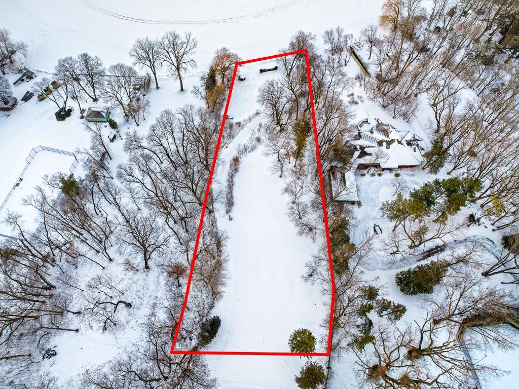 Ideal topography and nestled within the trees for privacy.