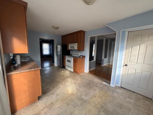 Photo for 1391 12th Avenue, Newport, MN 55055 - listing #6818011 Kitchen with access to the drive (door not in picture, to the right)