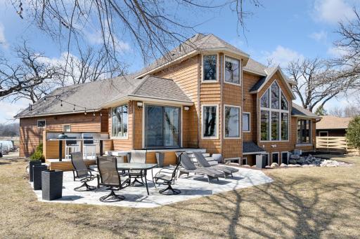 263 Lake Avenue N, Spicer, MN 56288