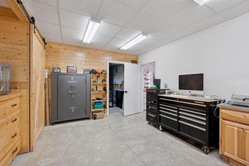 263 Lake Avenue N, Spicer, MN 56288