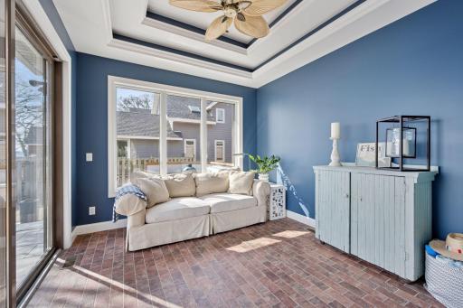 263 Lake Avenue N, Spicer, MN 56288