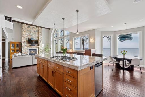 263 Lake Avenue N, Spicer, MN 56288