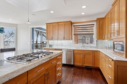 263 Lake Avenue N, Spicer, MN 56288