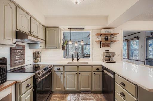 21581 Creekside Circle - Kitchen
