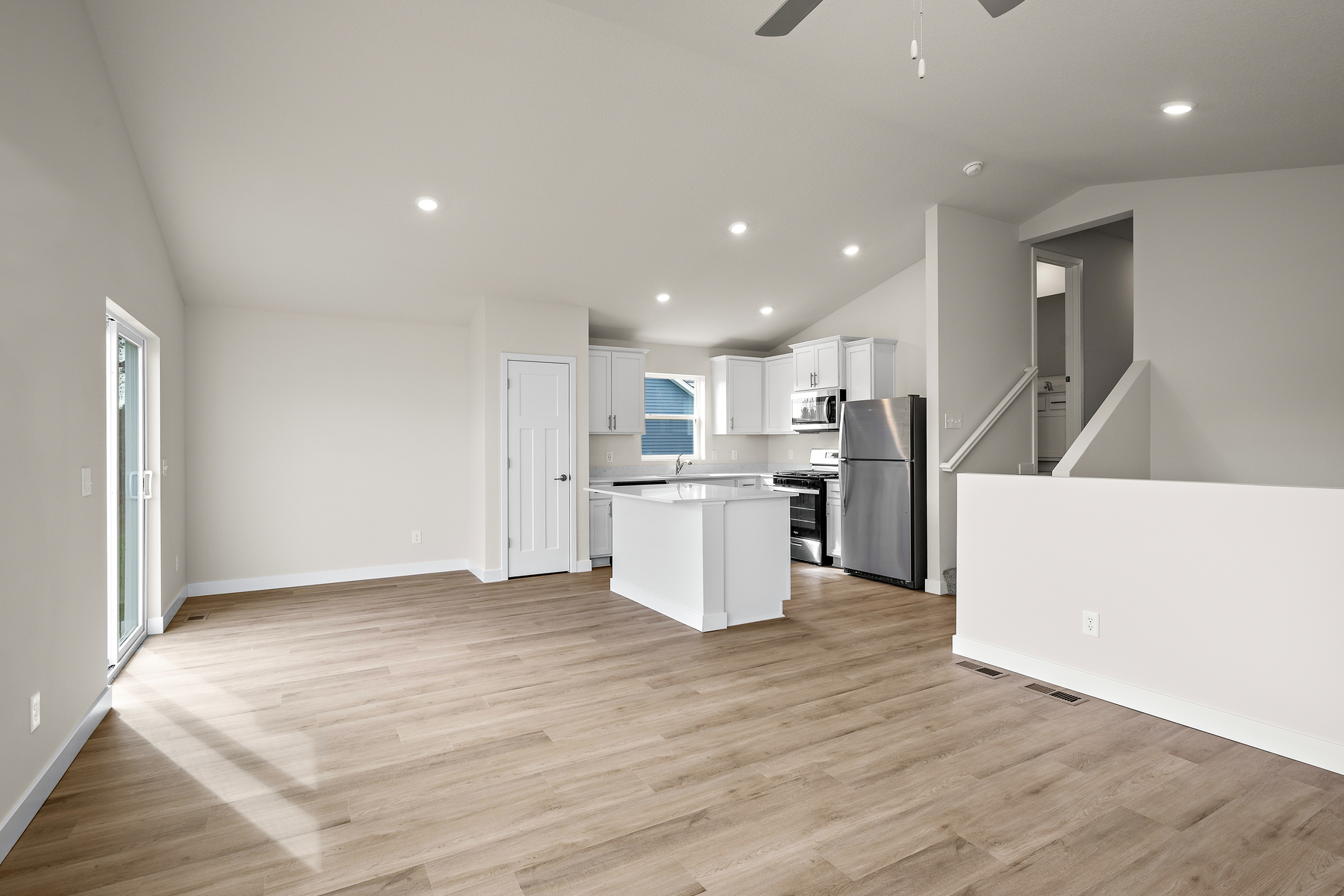 Locke Kitchen Dining 1 L.png