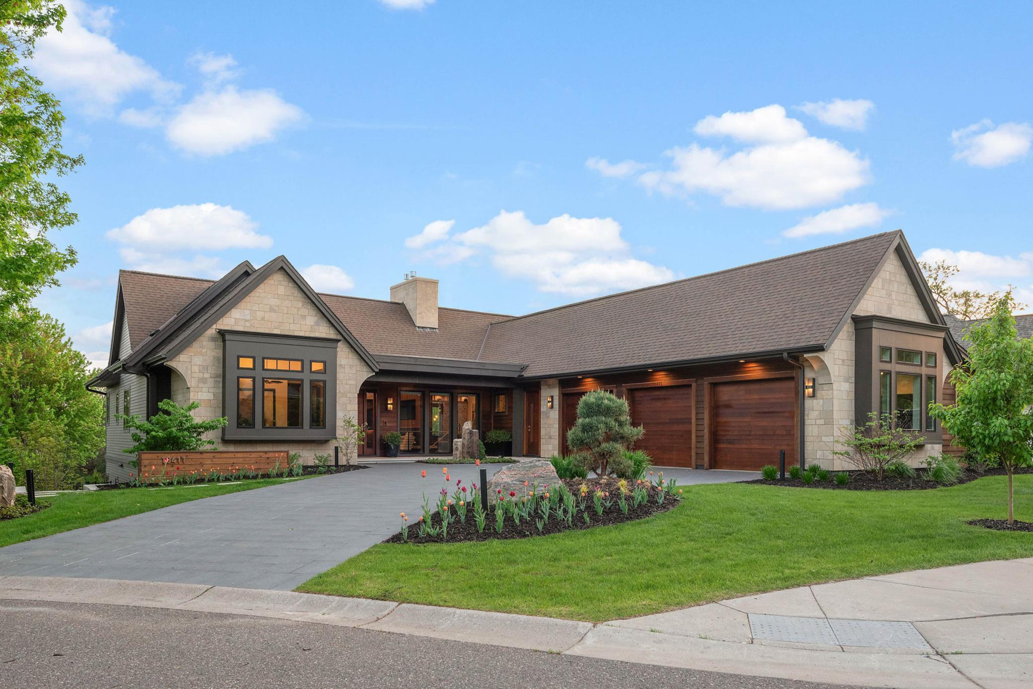 18411 9th Ave N, Plymouth, MN 55447