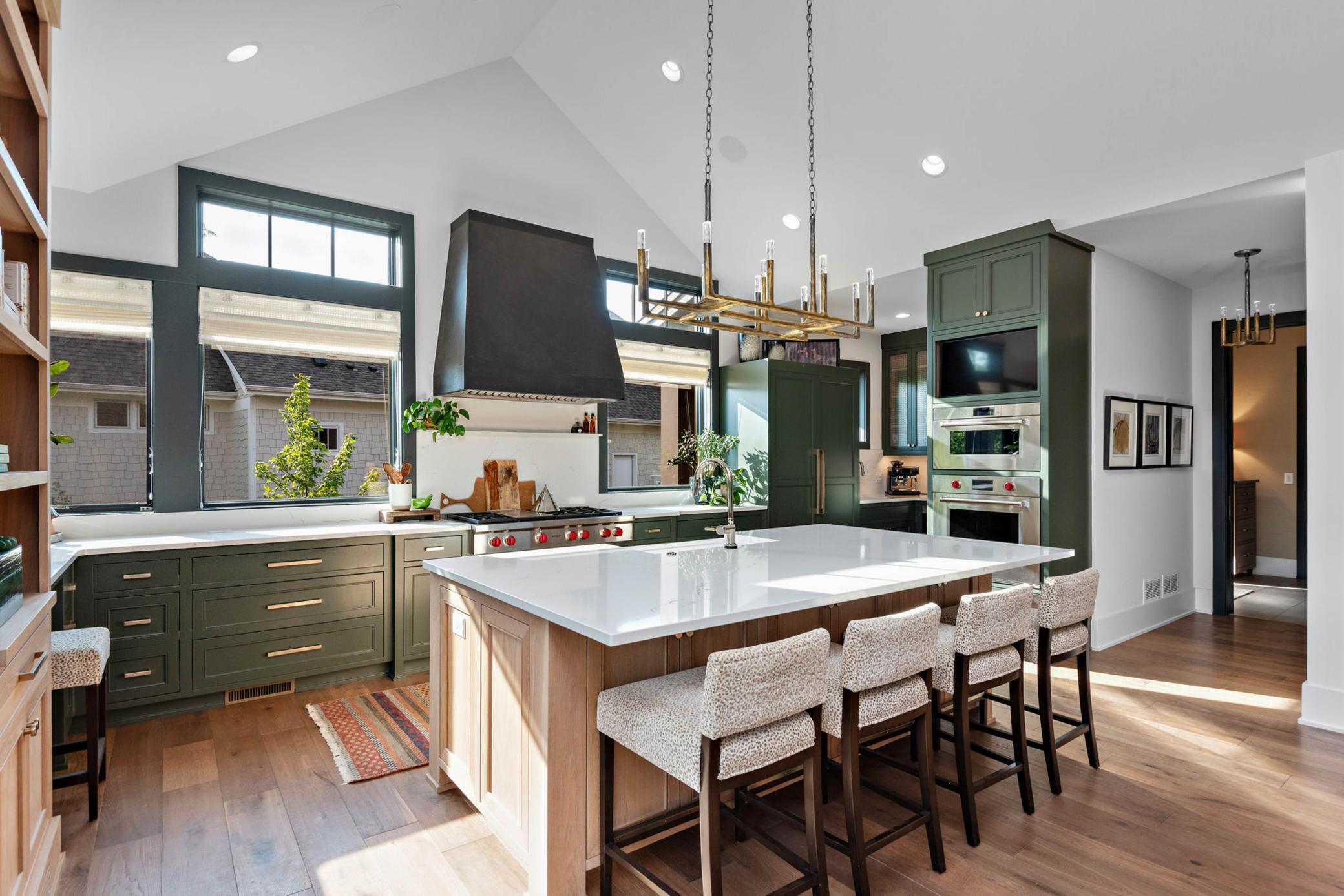 18411 9th Ave N, Plymouth, MN 55447