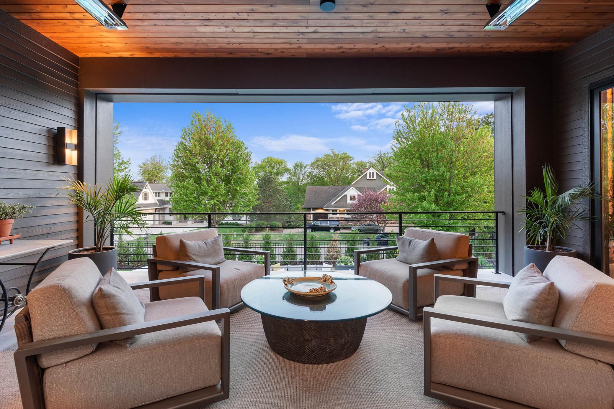 18411 9th Ave N, Plymouth, MN 55447