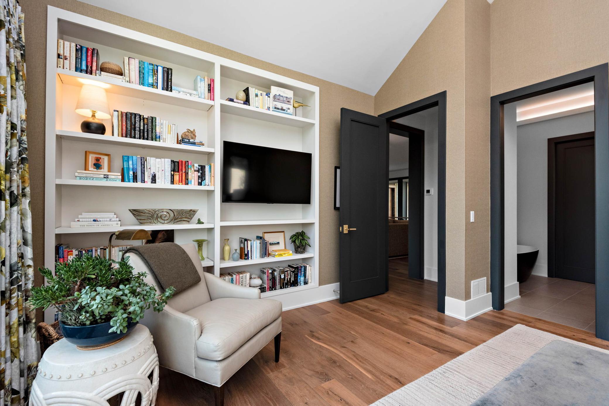 18411 9th Ave N, Plymouth, MN 55447