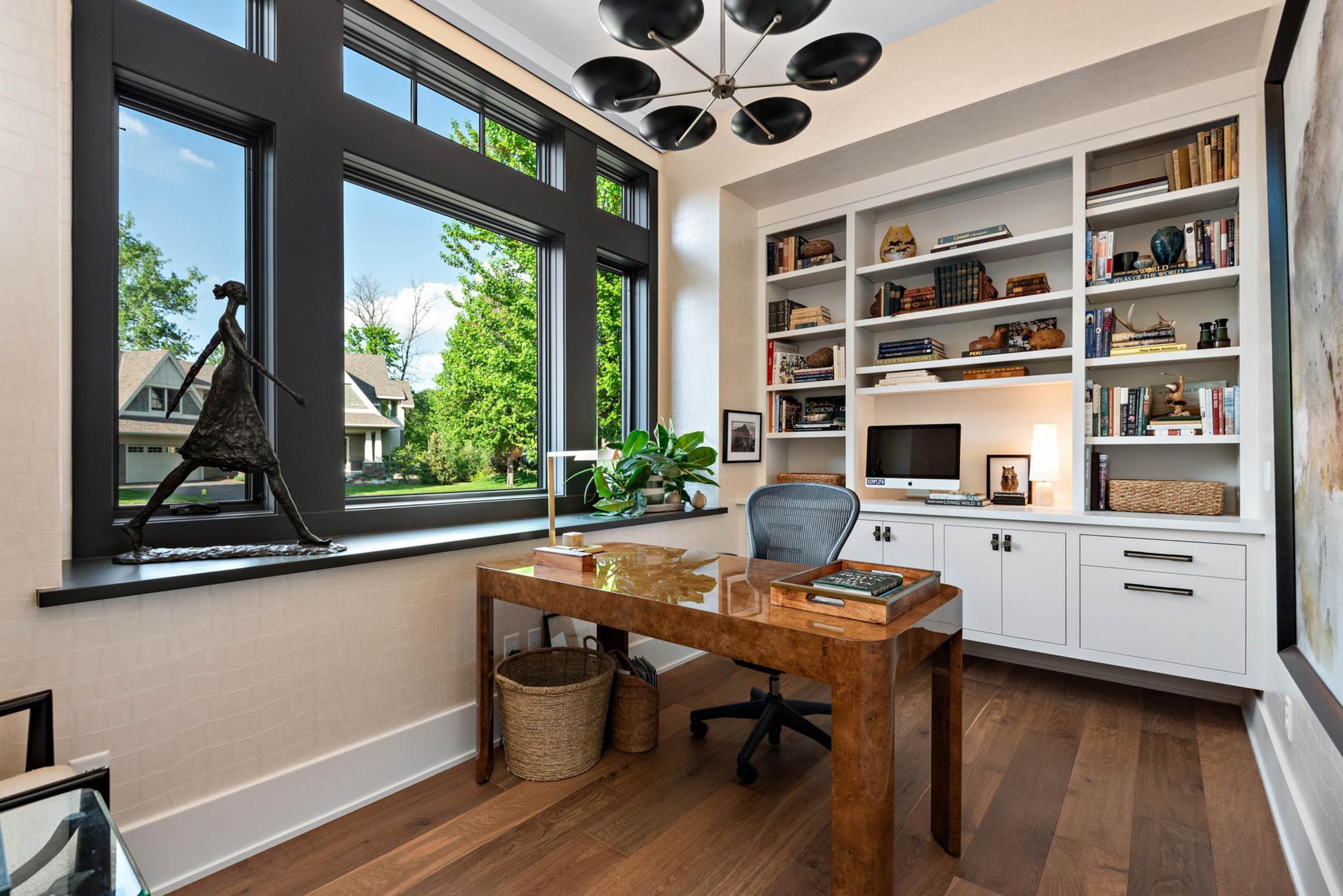 18411 9th Ave N, Plymouth, MN 55447