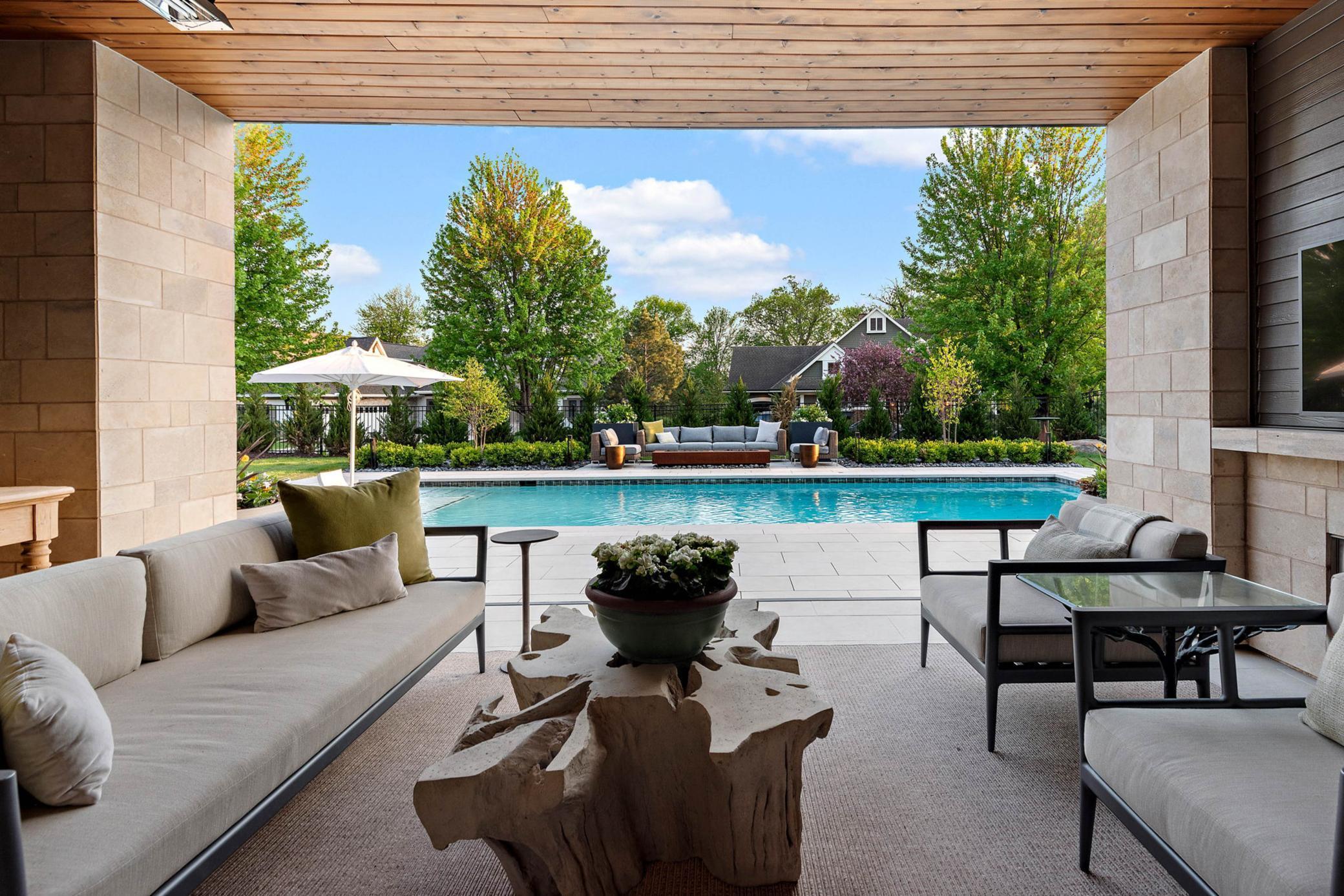 18411 9th Ave N, Plymouth, MN 55447