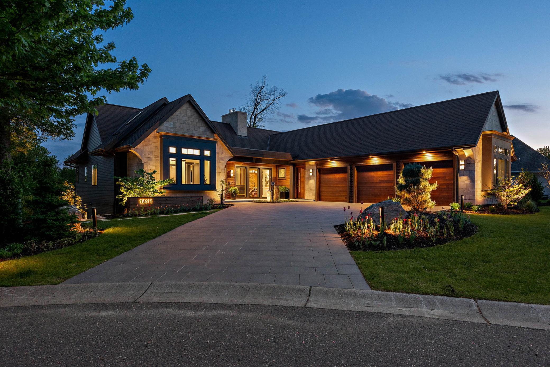 18411 9th Ave N, Plymouth, MN 55447