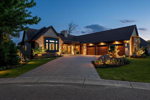 18411 9th Avenue N, Plymouth, MN 55447