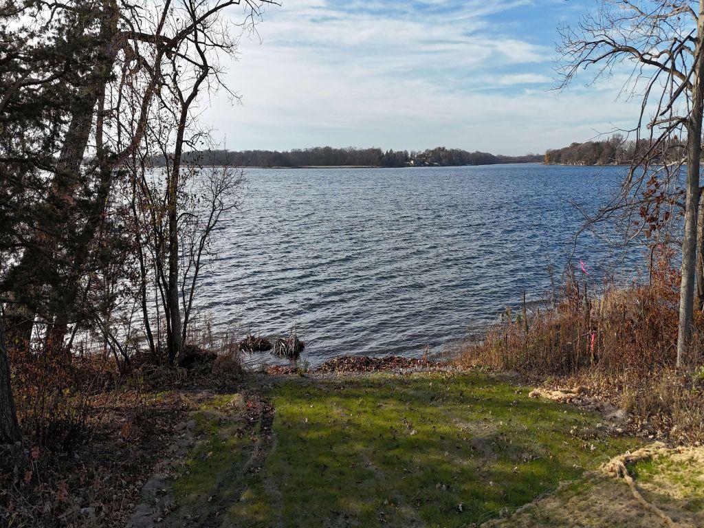 Stroll down the neighborhood paved trail to the 60’ green space to enjoy all your non-motorized activities.