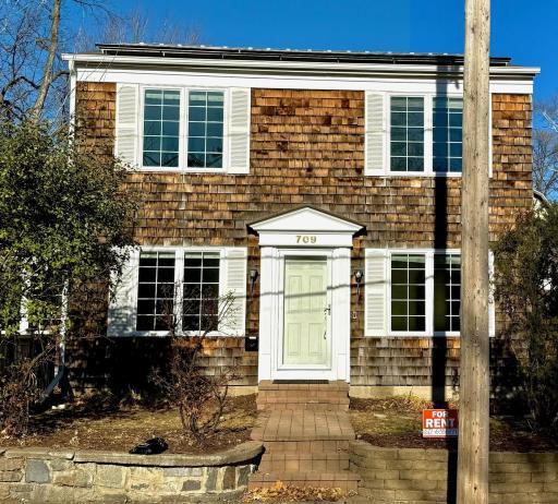 Photo for 709 Wayzata Boulevard E, Wayzata, MN 55391 - listing #6818517 709 Wayzata Boulevard E, Wayzata, MN 55391