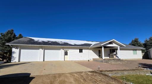 Front view of the house. Built in 2003. Double garage, 2 bedrooms, 2 bathrooms, 2800 finished sq ft on the main.