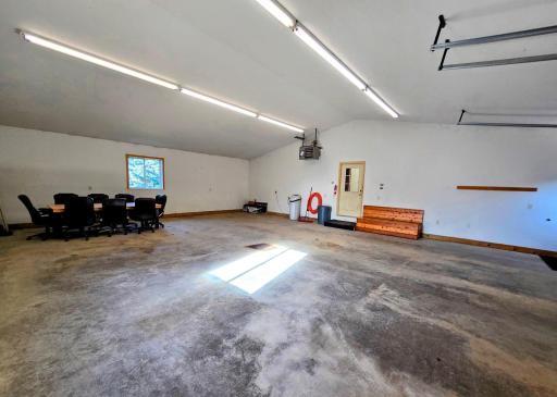 Water softener, central vac, hot/cold water, well insulated & heated garage.