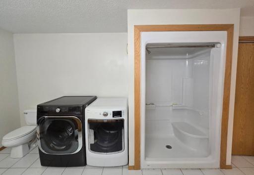 Walk-in shower, laundry & toilet