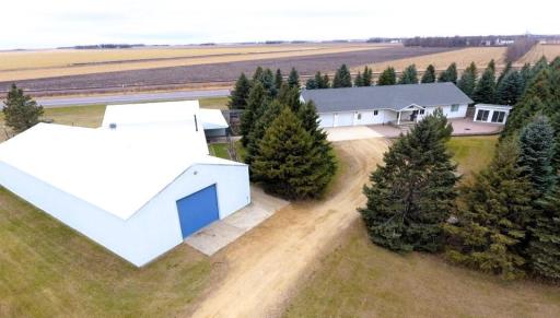 Lingen-House driveway & cold storage shed.jpg