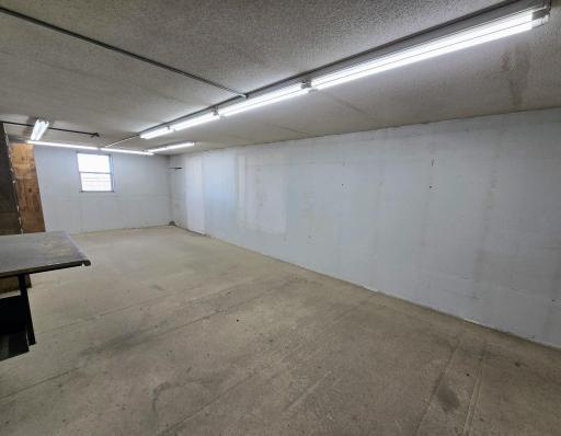 Parts room NW corner 12.4 x 32