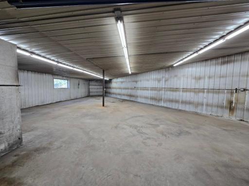 View of the SE door 8x8