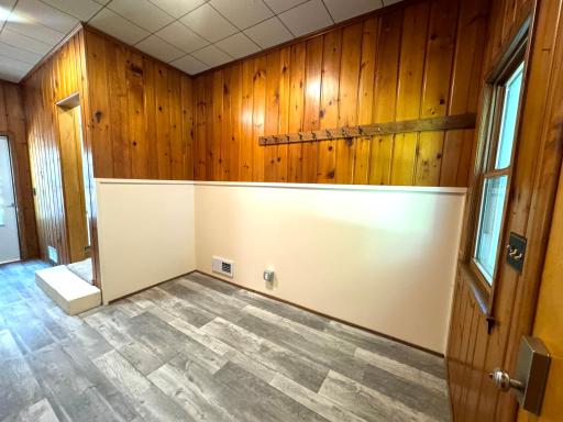 221 Woodlawn Avenue, Lake Lillian, MN 56253