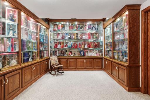 10 Apple Orchard Court, Saint Paul, MN 55110