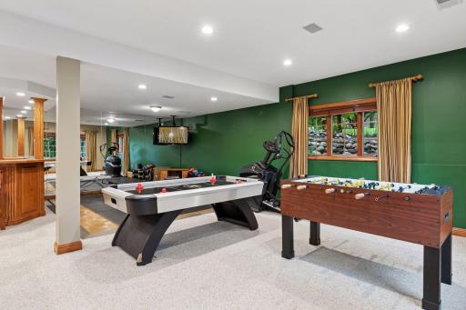 10 Apple Orchard Court, Saint Paul, MN 55110