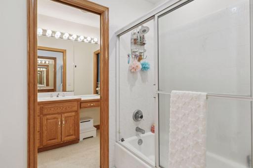 10 Apple Orchard Court, Saint Paul, MN 55110