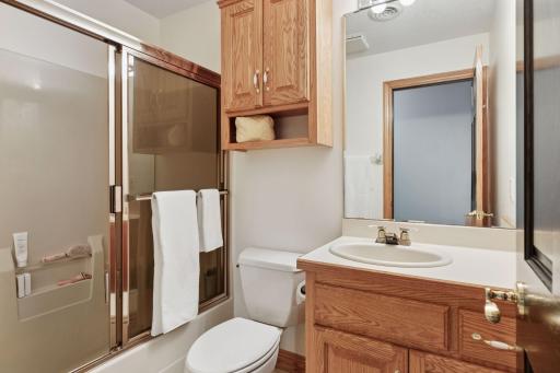 10 Apple Orchard Court, Saint Paul, MN 55110