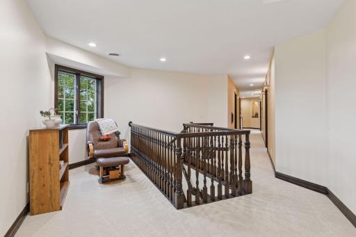 10 Apple Orchard Court, Saint Paul, MN 55110